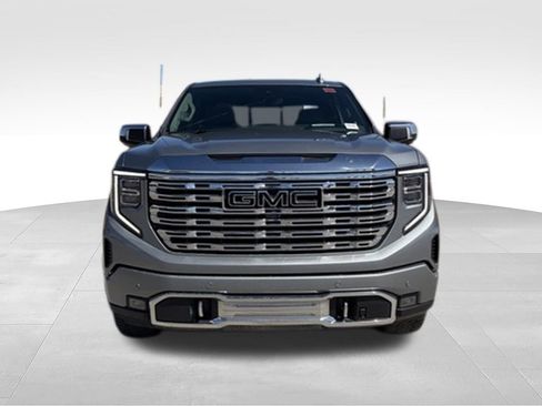 Used 2024 GMC Sierra 1500 Denali w/ Denali Reserve Package AWD/4WD image 4
