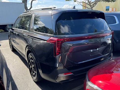 Certified 2025 Kia Carnival SX Prestige FWD image 4