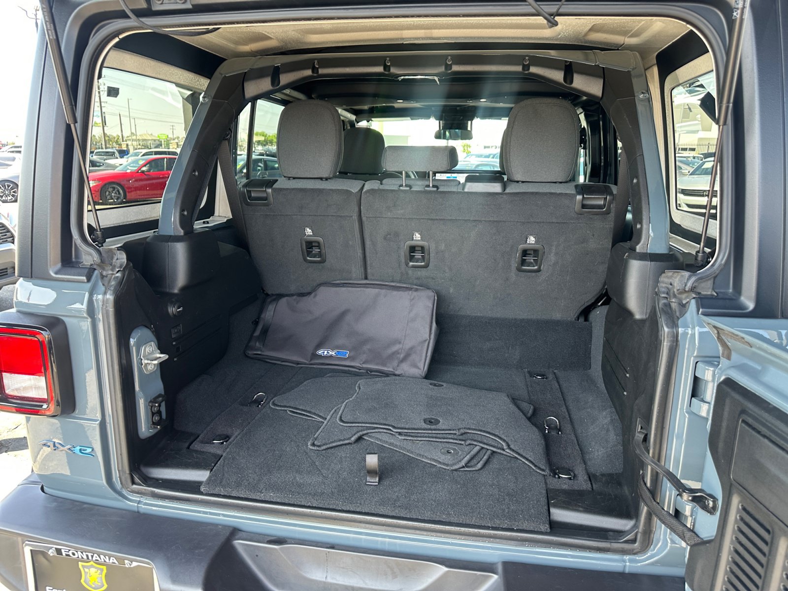 Used 2024 Jeep Wrangler Unlimited AWD/4WD image 26