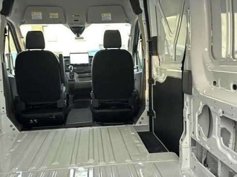 New 2026 Ford Transit 250 148 Medium Roof Extended AWD image 30