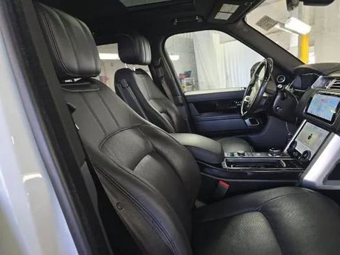 Used 2019 Land Rover Range Rover HSE image 8