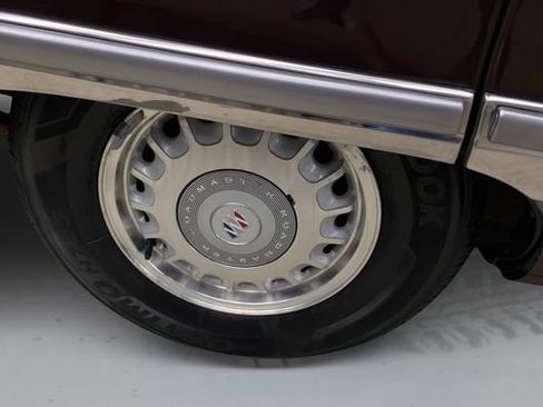 Used 1994 Buick Roadmaster Sedan RWD image 16