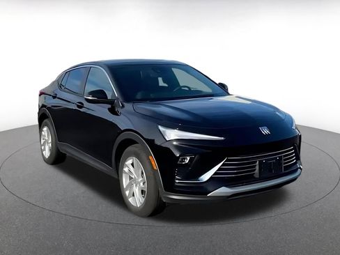 Used 2025 Buick Envista Preferred image 2