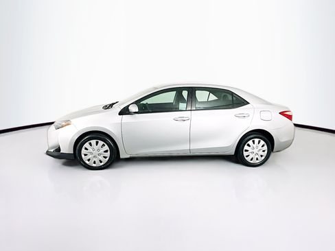 Used 2018 Toyota Corolla LE FWD image 4
