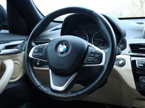 Used 2017 BMW X1 xDrive28i w/ Premium Package image 9