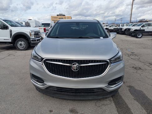 Used 2019 Buick Enclave Essence image 11