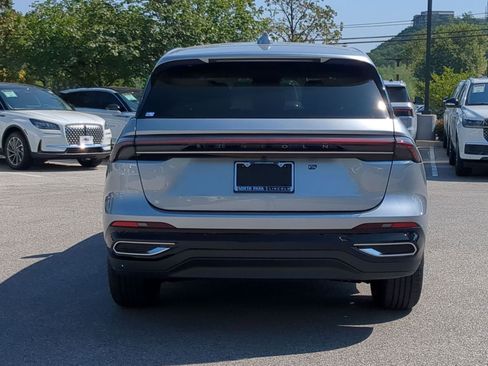 New 2025 Lincoln Nautilus Premier image 4