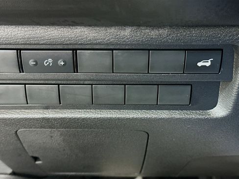 Used 2025 Mitsubishi Outlander SEL image 17