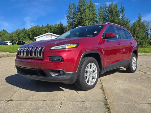 Used 2017 Jeep Cherokee Latitude w/ True North Edition AWD/4WD image 7