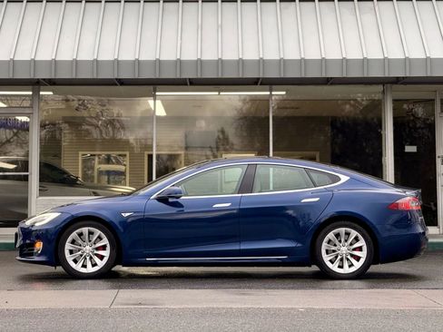 Used 2016 Tesla Model S P90D image 6