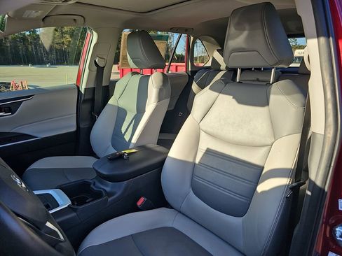 Used 2024 Toyota RAV4 XLE Premium image 20