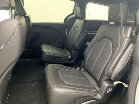 New 2026 Chrysler Pacifica Select w/ S Appearance Package AWD/4WD image 23