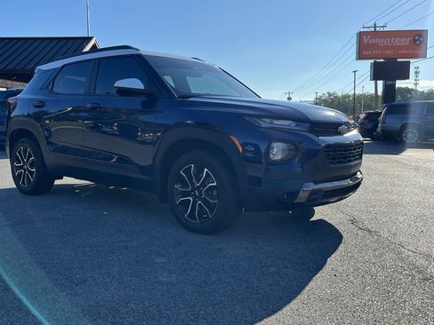 Used 2022 Chevrolet TrailBlazer ACTIV w/ Sun and Liftgate Package image 2
