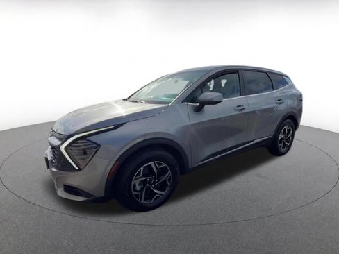 Used 2025 Kia Sportage LX FWD image 8