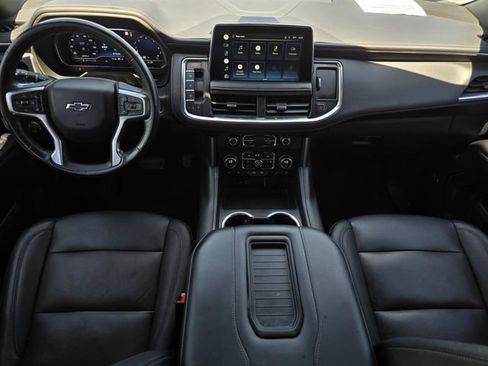 Used 2022 Chevrolet Tahoe Z71 w/ Luxury Package AWD/4WD image 14