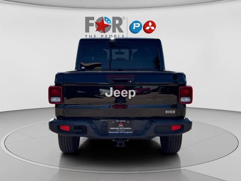 Used 2021 Jeep Gladiator Overland AWD/4WD image 11
