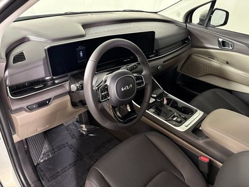 New 2026 Kia Carnival EX FWD image 17