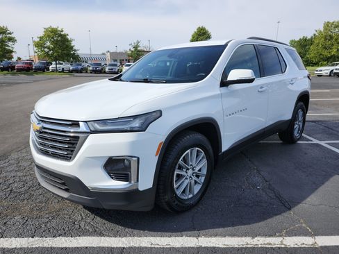 Used 2023 Chevrolet Traverse LT w/ Rear Camera Mirror Package AWD/4WD image 13
