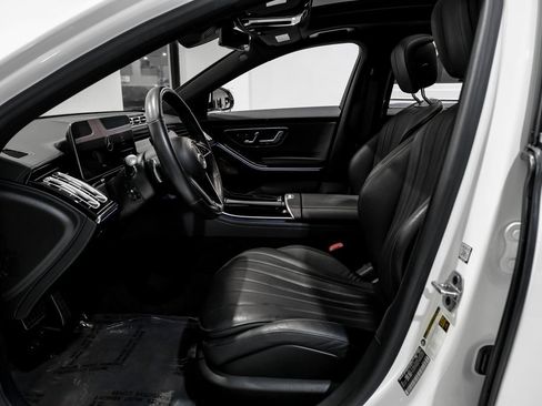 Used 2022 Mercedes-Benz S 500 4MATIC w/ AMG Line Package image 7