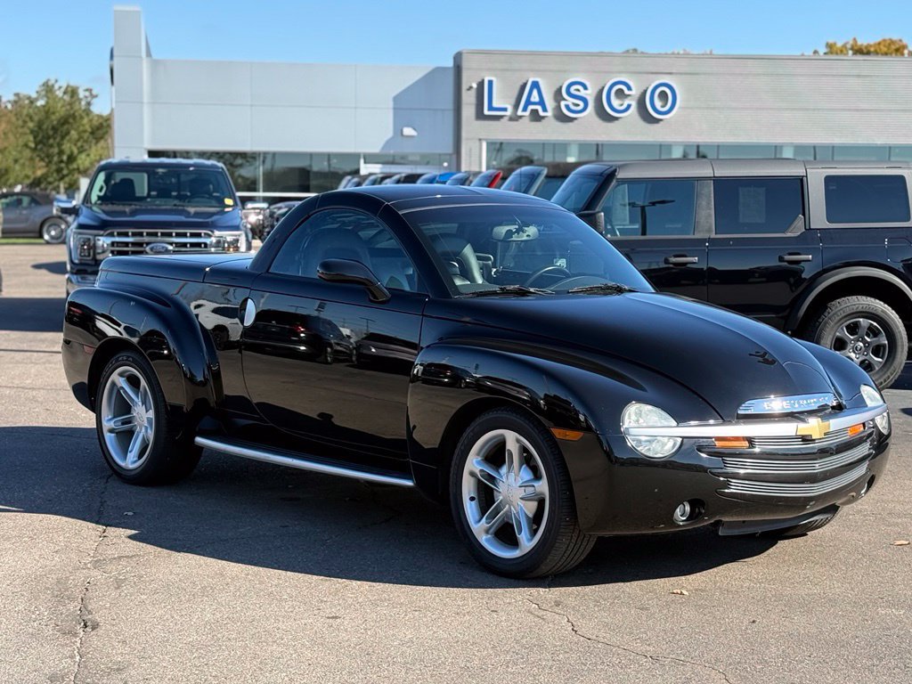 Used 2003 Chevrolet SSR w/ Preferred Equipment Group RWD image 25
