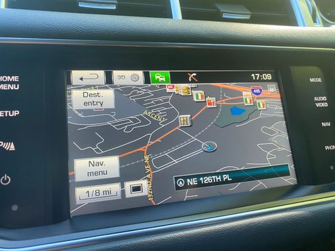 Used 2015 Land Rover Range Rover Sport HSE image 19