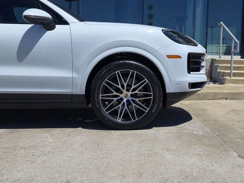 New 2025 Porsche Cayenne image 11