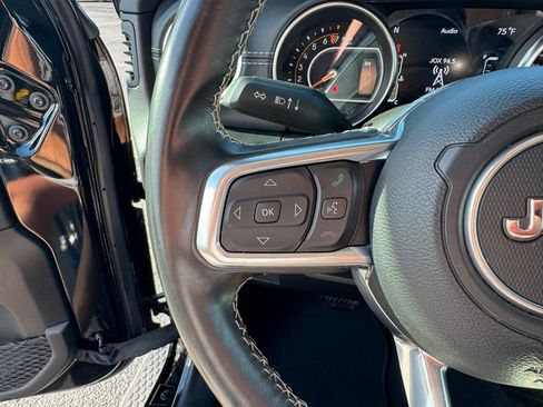 Used 2022 Jeep Wrangler Unlimited Sahara AWD/4WD image 28