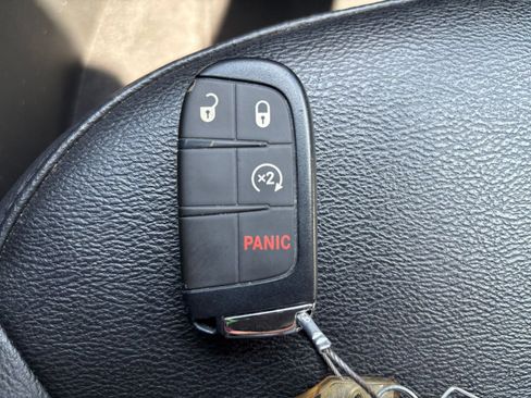 Used 2025 Jeep Compass Limited AWD/4WD image 22