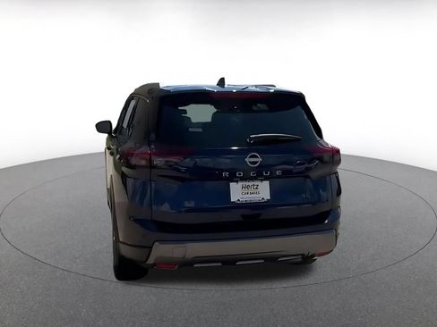 Used 2026 Nissan Rogue SL FWD image 12