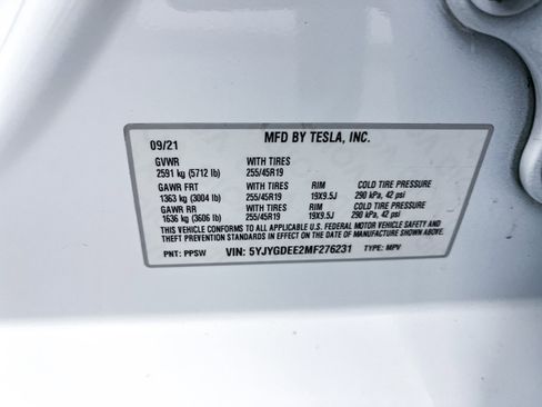 Used 2021 Tesla Model Y Long Range image 32