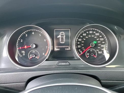 Used 2018 Volkswagen Golf S image 16