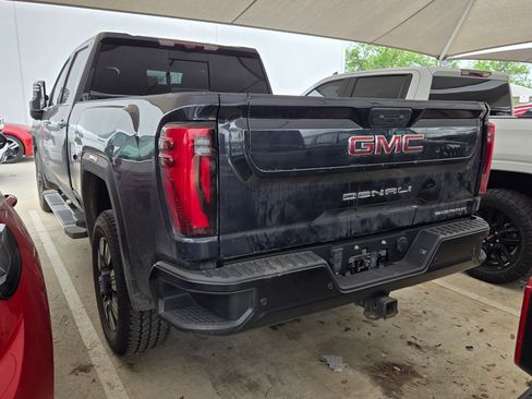 Used 2024 GMC Sierra 2500 Denali w/ Denali Reserve Package AWD/4WD image 5