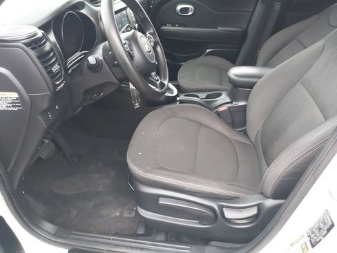 Used 2018 Kia Soul w/ Convenience Package FWD image 6