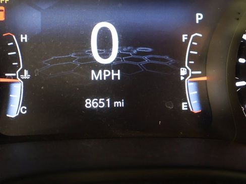 Used 2022 Jeep Compass Limited image 38