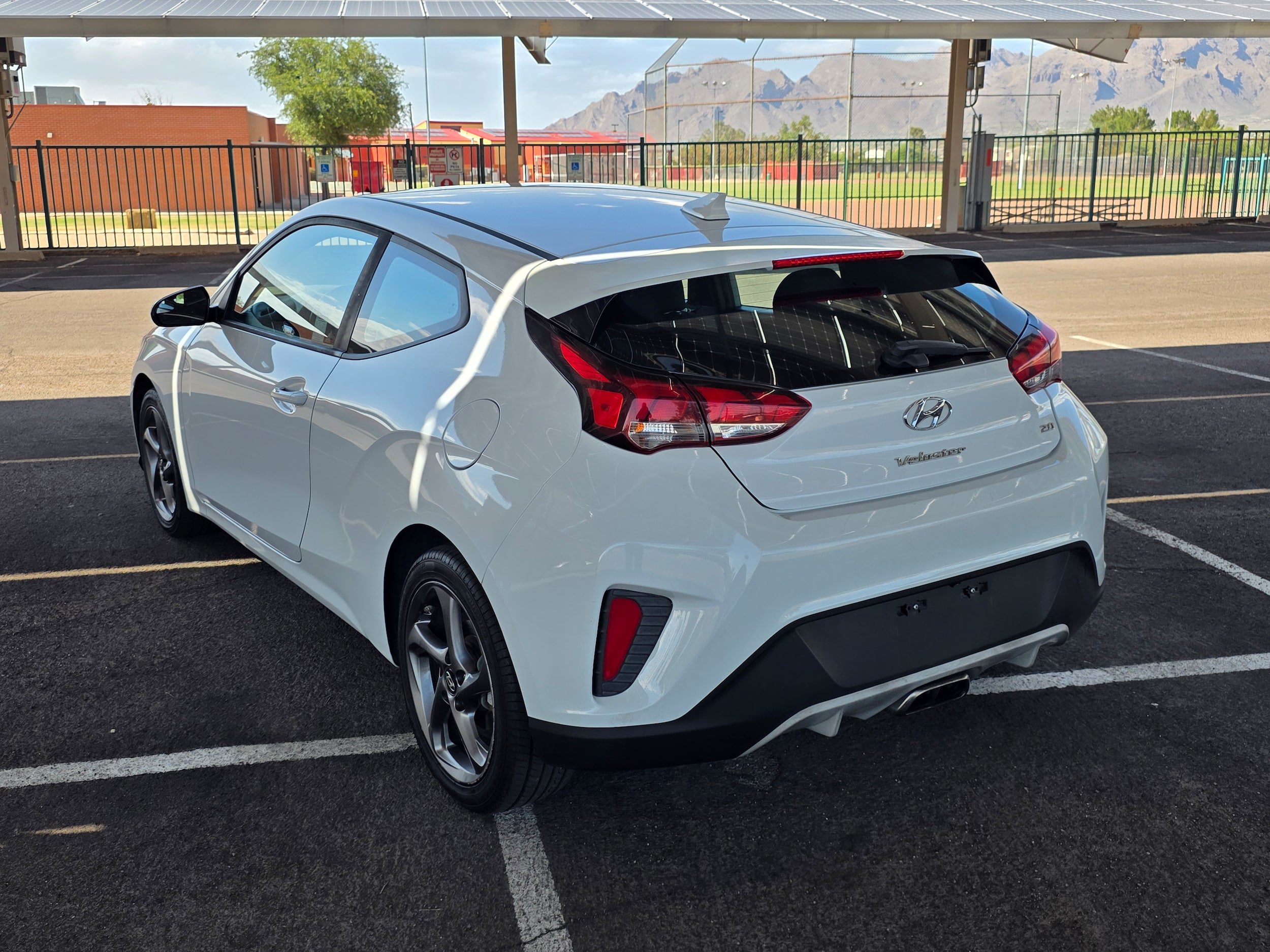Used 2019 Hyundai Veloster 2.0 FWD image 3