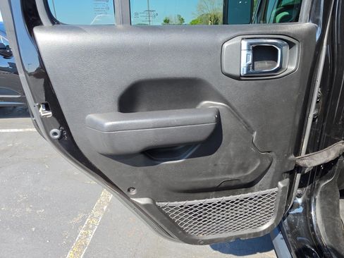 Used 2025 Jeep Wrangler Unlimited Sport AWD/4WD image 25
