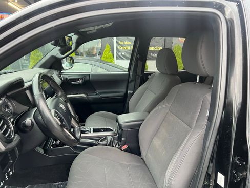 Used 2017 Toyota Tacoma TRD Sport w/ Tow Package image 23