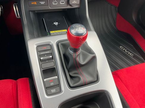 Used 2024 Honda Civic Type R image 13