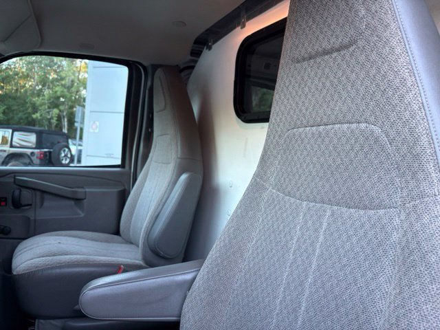 Used 2019 Chevrolet Express 2500 RWD image 12