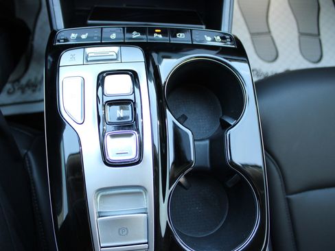 Used 2024 Hyundai Tucson Limited image 25