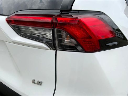 Used 2019 Toyota RAV4 LE image 30