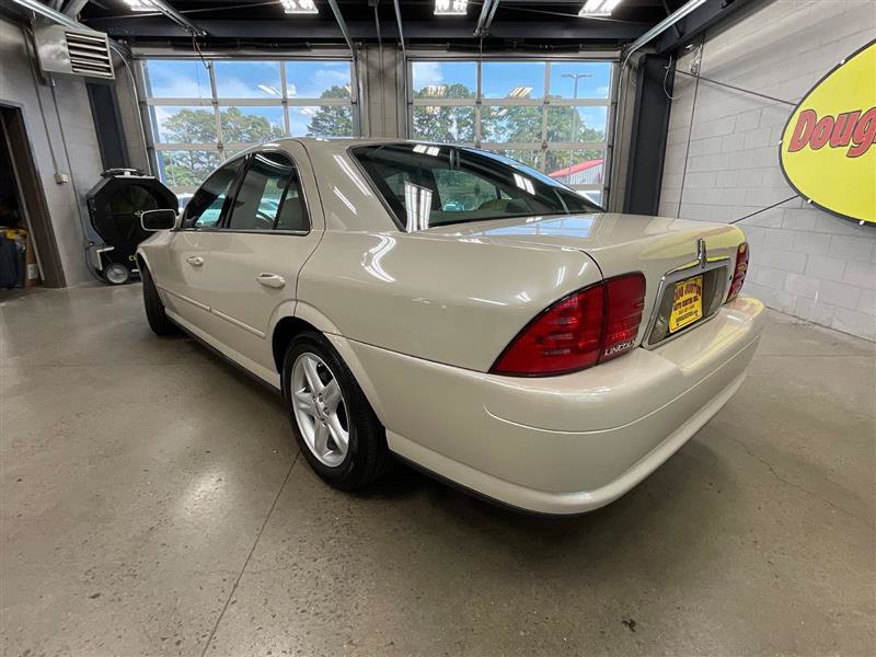 Used 2001 Lincoln LS RWD image 3