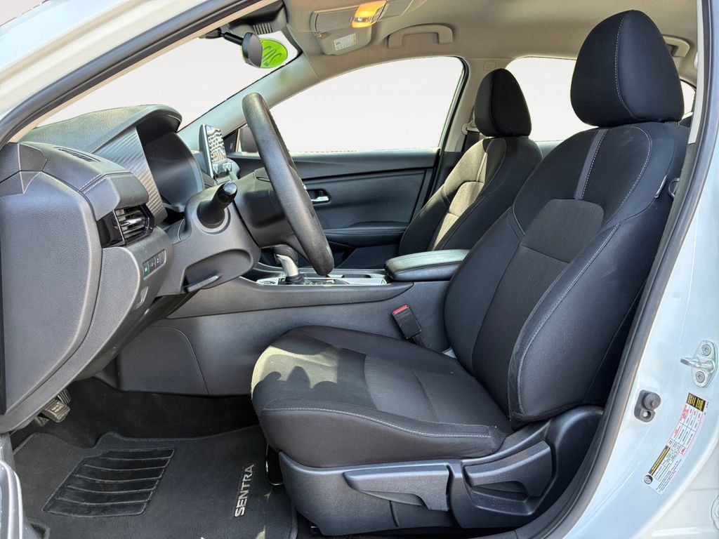 Used 2024 Nissan Sentra SV FWD image 9