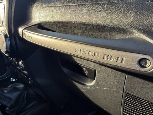 Used 2016 Jeep Wrangler Unlimited Sport w/ Power Convenience Group image 27