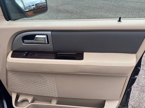 Used 2014 Ford Expedition EL XLT w/ Equipment Group 202A AWD/4WD image 24