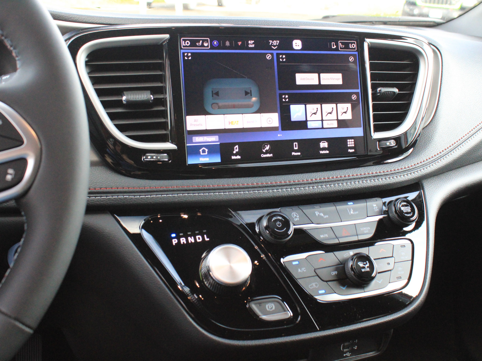 New 2027 Chrysler Pacifica Select FWD image 21