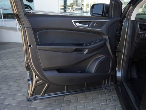 Used 2019 Ford Edge SEL w/ Equipment Group 201A FWD image 15