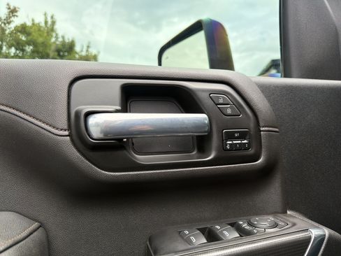Used 2022 GMC Sierra 2500 AT4 w/ AT4 Premium Plus Package AWD/4WD image 24