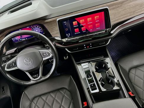 Used 2024 Volkswagen Atlas SEL Premium R-Line image 19