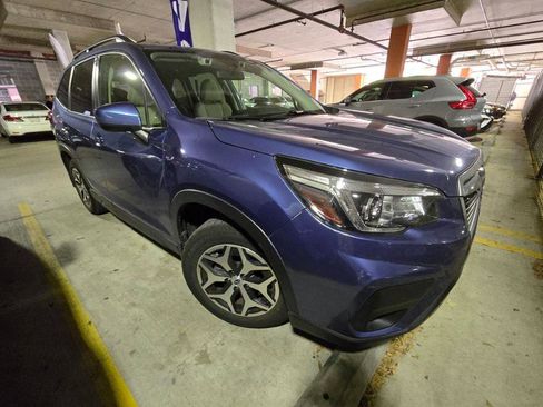 Used 2020 Subaru Forester Premium AWD/4WD image 5